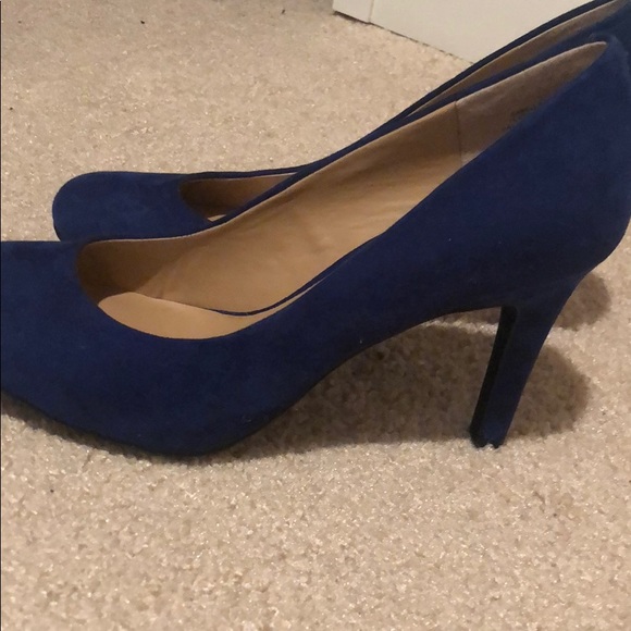 True blue heels! - Picture 2 of 4